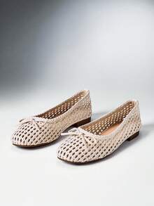 SHEIN Solezae #EverydayWeave 女款圓頭細PU骨編織芭蕾平底鞋，蝴蝶結裝飾，經典百搭舒適 - 米色 - 查看 8