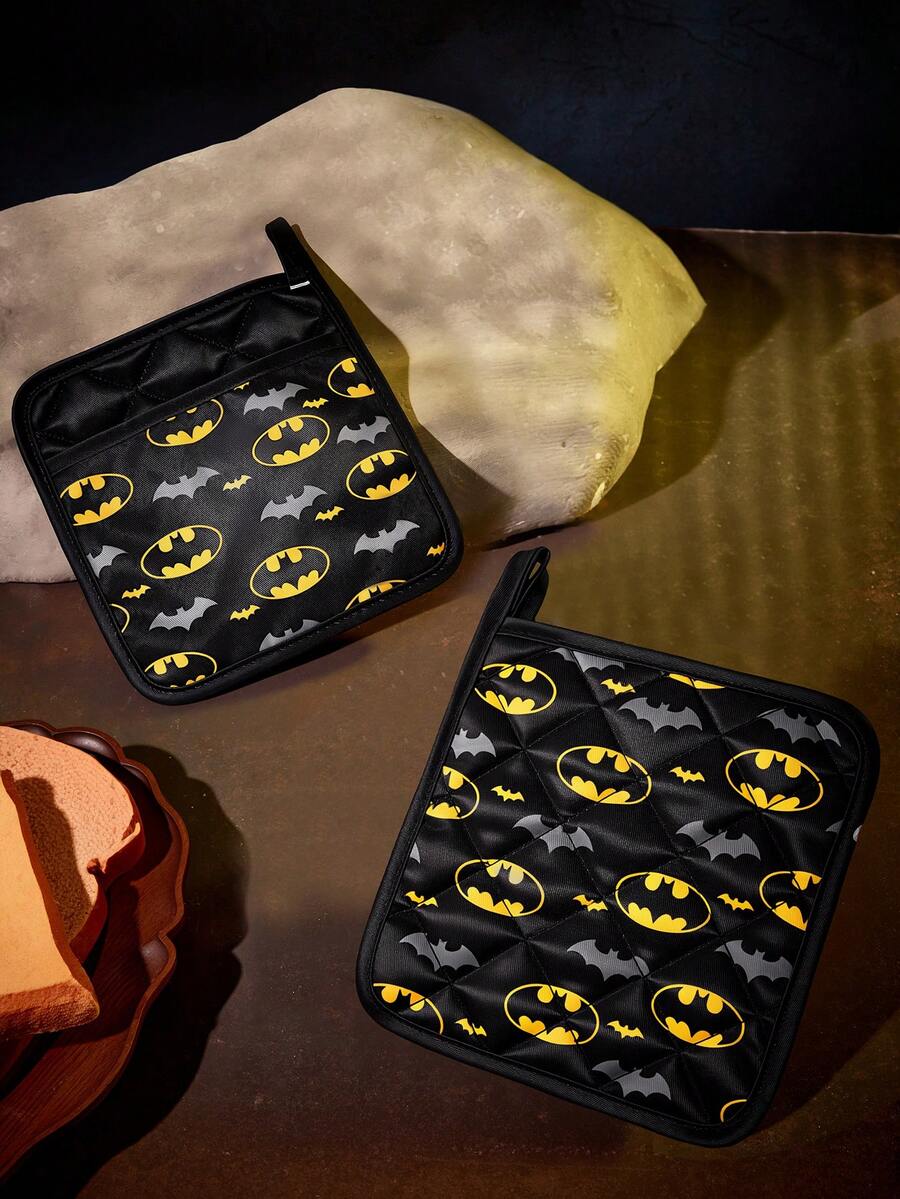 BATMAN X SHEIN 1/2 Pcs Cute Cartoon Print Kitchen Insulation Set, Insulation Mat, A Must For Kitchen Baking, Effectively Isolating Heat Sources, Single/Combination - Black - View 1