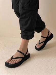 HighSole 女款鞋款簡單舒適好穿，露趾厚底涼鞋適合旅行與度假 - 黑色 - 查看 3