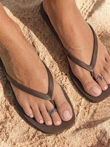 Grefit Simple Solid Color Girl Flip-Flops Beach Shoes - Brown - View 2