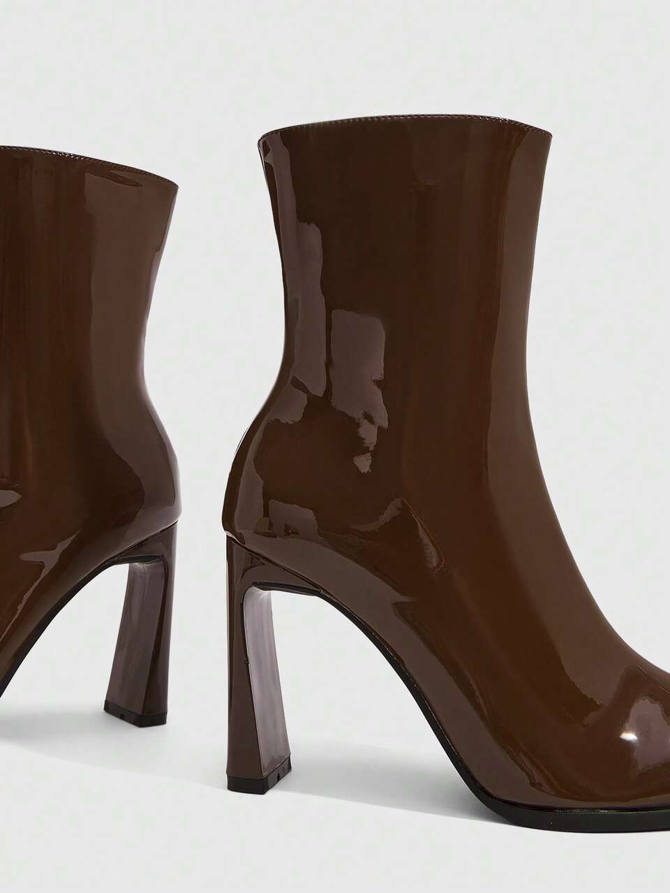 CUCCOO SZL Glossy Patent Leather Pointed High-Heeled Short Boots, Maillard Caramel Brown Straight Tube Slim Side Zipper Fashion Slim Ankle Boots