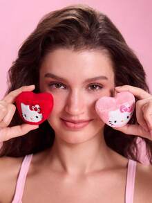 HELLO KITTY AND FRIENDS | SHEIN مجموعة من قطعتين من إسفنجات المكياج الناعمة على شكل قلب، مزينة بفيونكة كرتونية، إسفنجة تجميل ناعمة لتثبيت المكياج بالبودرة السائبة، أداة تجميل محمولة للاستخدام اليومي - متعدد الألوان - مشاهدة 2