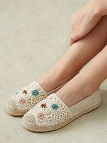 Styleloop Women's Spring And Summer Casual Flat-Bottomed Fisherman's Shoes, Hand-Crocheted Colorful Flowers, Splicing Craftsmanship, Hemp Rope Straw Bottom, Pas Fall Shoes - Beige - View 6
