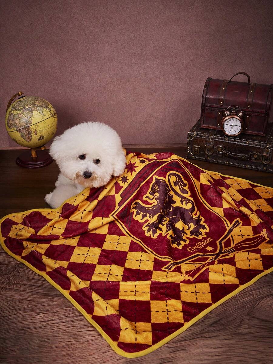 HARRY POTTER X PETSIN 1件紅色與黃色魔法掃帚星星圖騰字母印花寵物毯 學院風 柔軟舒適保暖寵物床墊套 - 紅色拼黃色 - 查看 1