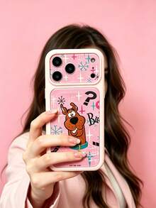 ShellaStory SCOOBY-DOO X SHEIN Desain Casing Ponsel Pelindung dengan Pola Cetak yang Bergaya dan Berkualitas Tinggi, Sangat Kompatibel dengan iPhone – Casing Ponsel yang Lucu, Modis, dan Elegan. - MultiWarna - View 2
