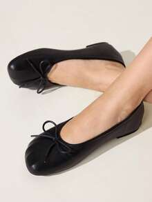 CUCCOO CHICEST Women's Black Personalized Toe Cap Flat Bow Single Shoe - Black - View 2