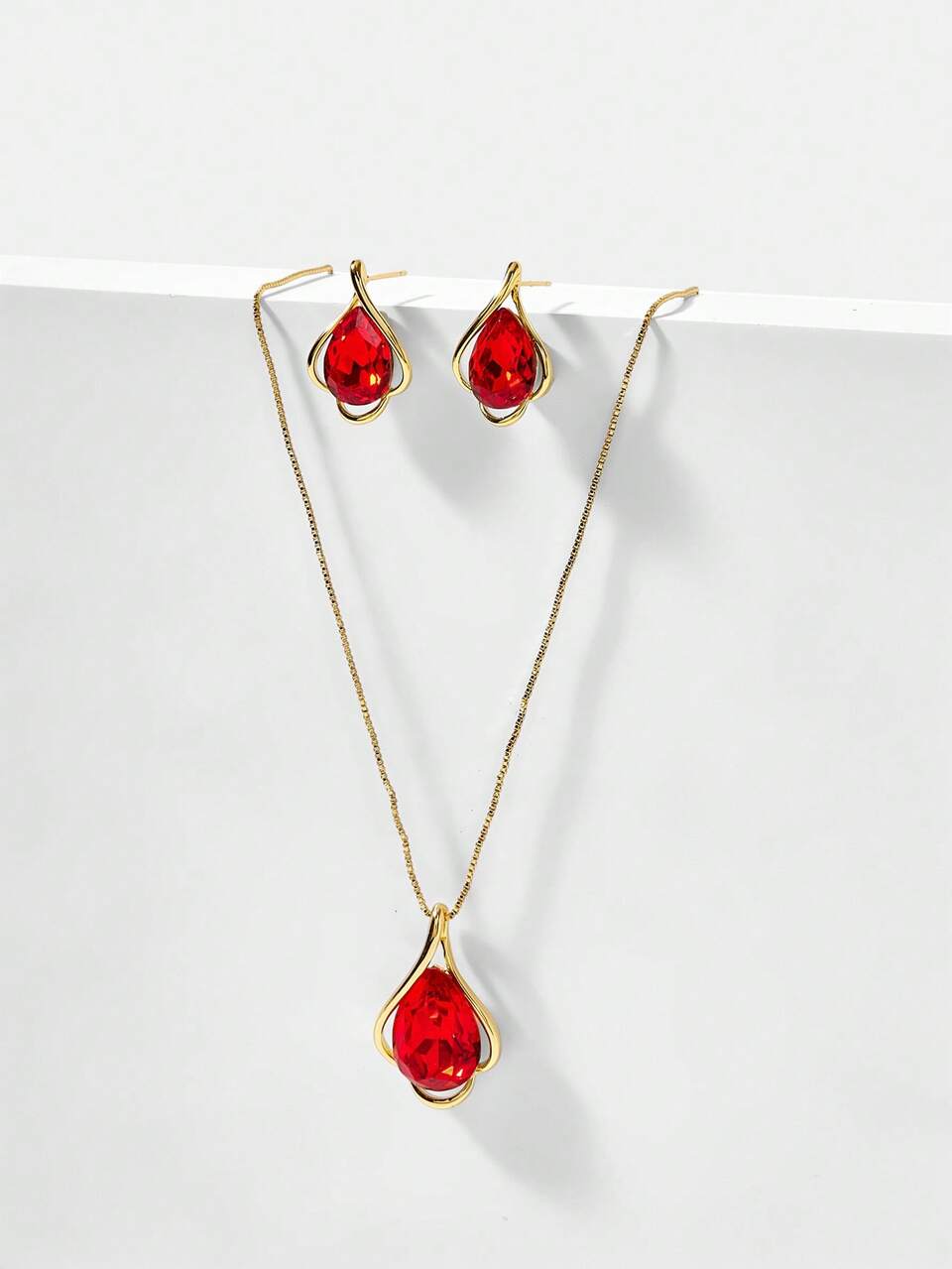 MOTF PRE ELEGANT RED IRREGULAR DROPLET SET