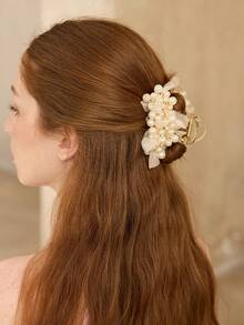 MOTF PREMIUM PRE WHITE IMITATION PEARL YARN GRAB CLIP - White - View 3