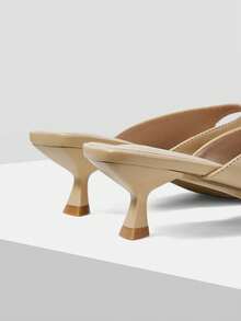Mnmlis Elegant Beige Flat Sandals For Women With Decorative Gold Tone Accent Casual Open Toe Design - Beige - View 4