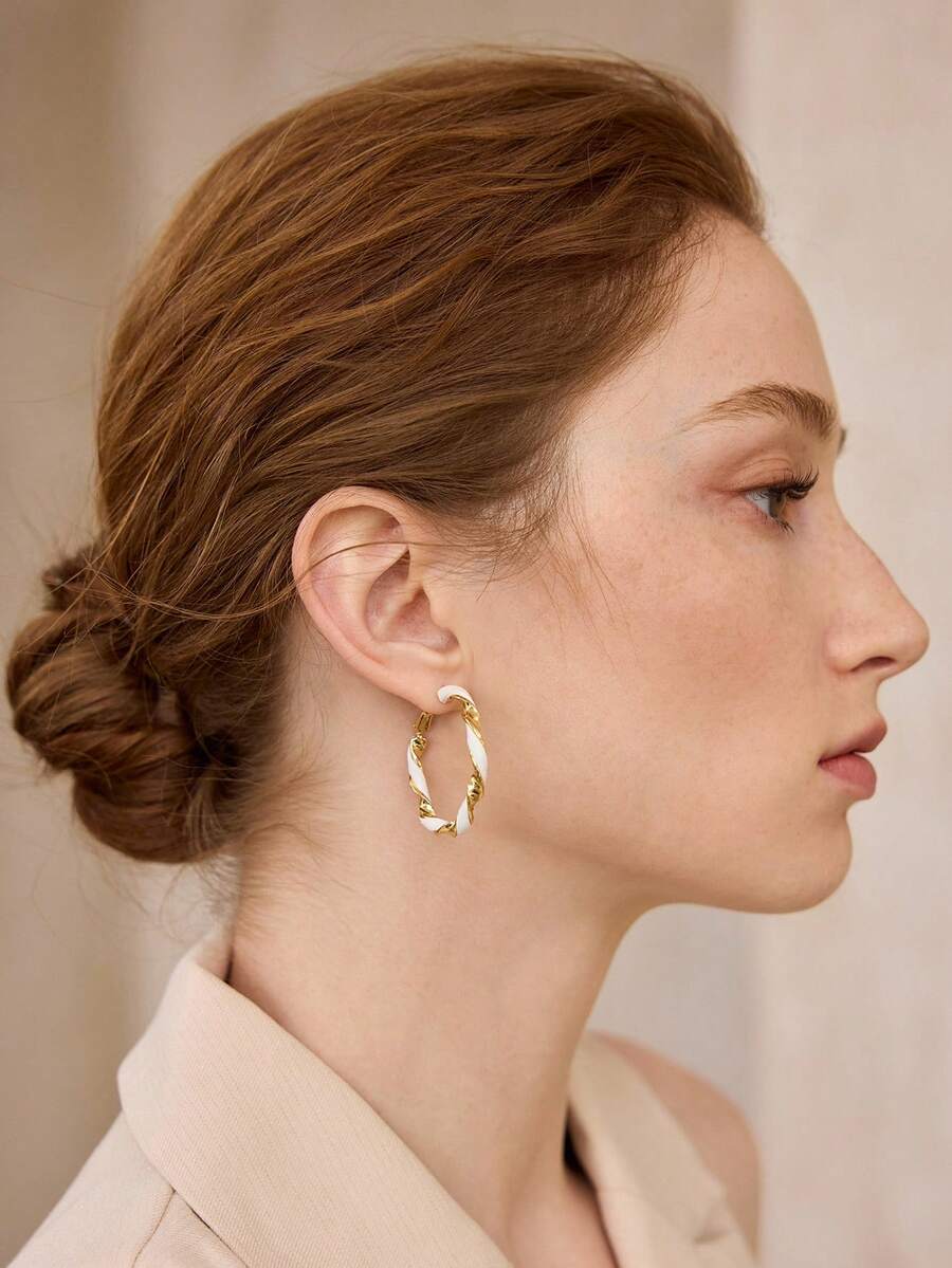 MOTF PREMIUM Pre High Fashion Hollow PU Leather Earrings - White - View 1