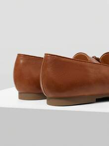 MOTF PREMIUM Sepatu Wanita Sol Datar dengan Rumbai - Coklat - View 5