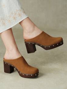 Styleloop Sepatu Pesta Wanita Outdoor Ujung Persegi dengan Hiasan Kuku Bulat di Samping, Modis, Sederhana, Bernapas, dan Nyaman dengan Hak Terbuka dan Desain Slip-On - Coklat - View 5
