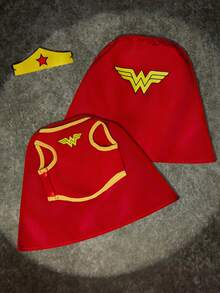 WONDER WOMAN X PETSIN 貓狗通用寵物服裝，魔幻女英雄酷感超級英雄寵物 Cosplay 三件套，包含無袖背心、紅色印花披風與星星皇冠髮箍，適合萬聖節 Cosplay、主題派對與寵物攝影 - 紅色 - 查看 1