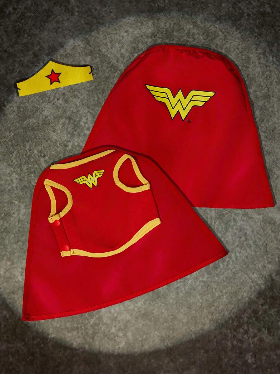 WONDER WOMAN X PETSIN 貓狗通用寵物服裝，魔幻女英雄酷感超級英雄寵物 Cosplay 三件套，包含無袖背心、紅色印花披風與星星皇冠髮箍，適合萬聖節 Cosplay、主題派對與寵物攝影 - 紅色 - 查看 1