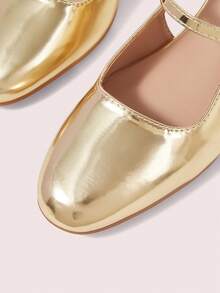 CUCCOO DOLLMOD Women's Shoes Gold Glossy Textured Back Lift Mary Jane Flats - Gold - View 4