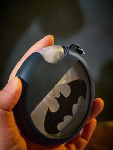 BATMAN X SHEIN 25ml/0.87oz 可重複填充噴霧瓶，經典黑色蝙蝠標誌與字母印花，便攜旅行噴霧器附漏斗與掛繩，柔軟矽膠瓶適用於香水、化妝水及其他液體，適合旅行、工作與學校使用 - 彩色 - 查看 5