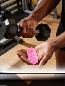 1/2Pairs Dumbbell Barbell Grip Pads, Anti‑Slip Rubber Workout Grips, Ergonomic Palm Protection Design, Great For Weightlifting, Pull‑Ups And Strength Training, Essential Palm Protective Gear For Daily Fitness - Multicolor - View 5