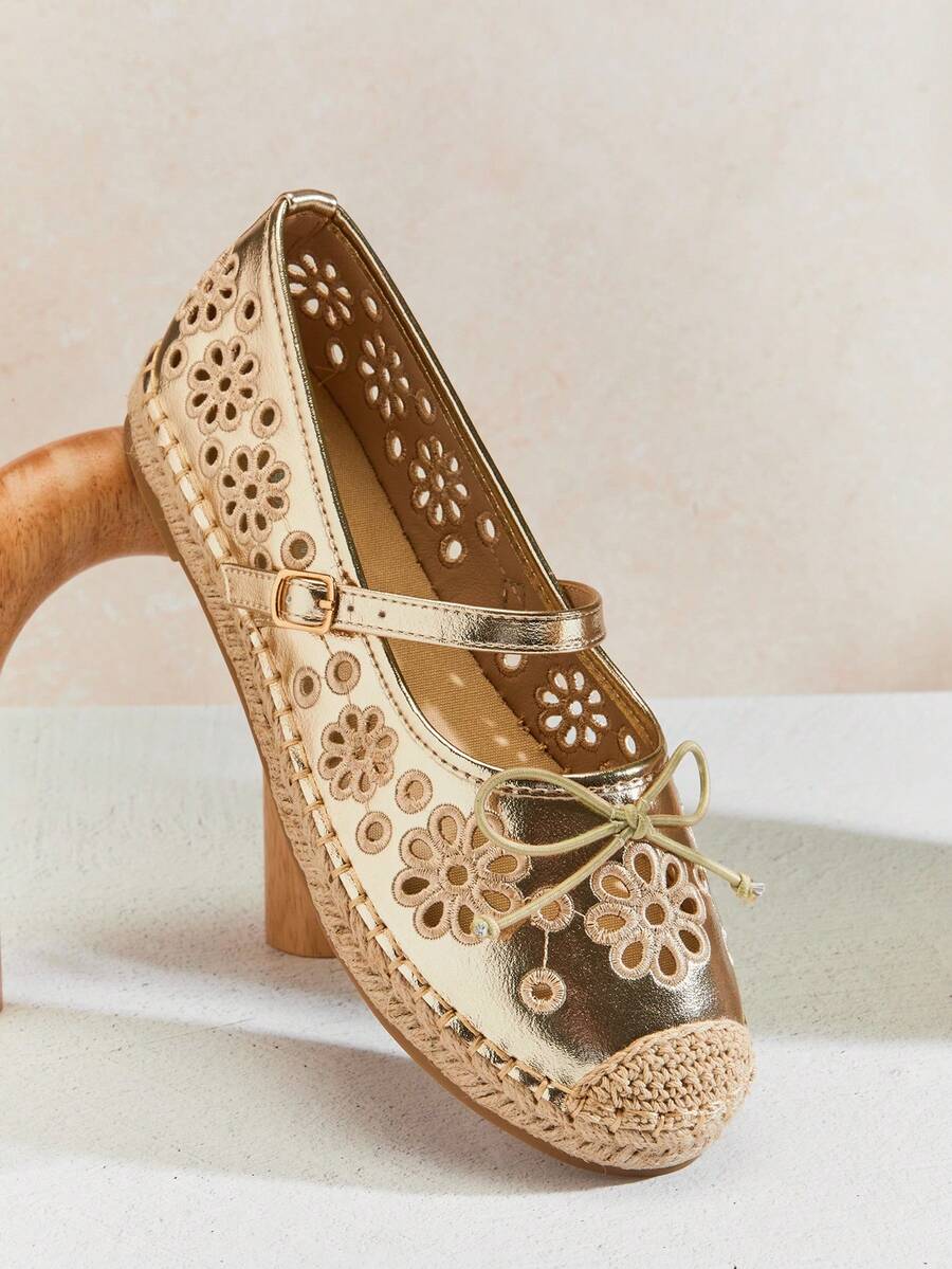 VACAZURE Women's Elegant Floral Cut-Out Round Toe Mary Jane Flat Espadrilles - Gold - View 1