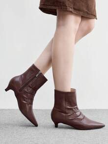 CUCCOO BIZCHIC Sepatu Boot Pendek Cokelat Kopi Lipit dan Bertekstur, Ritsleting Belakang, Mudah Dipakai dan Dilepas, Hak Kucing Runcing, Elegan, untuk Musim Gugur dan Musim Dingin - Coffee Brown - View 6
