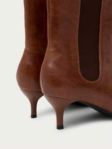 Nöista Pointed Toe Chelsea Ankle Boots, Made Of Vintage Textured Leather, Featuring Side Elastic Panel Design And Slim Mid Heel Fall Boots - Brown - View 4