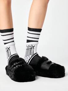 ROMWE Goth Fashion Versatile Jacket, High-End Thick-Bottomed Star Chain Plush Slippers, Suitable For Autumn, New Year, Valentine's Day, Spring And Christmas And - -A0582 black - View 7