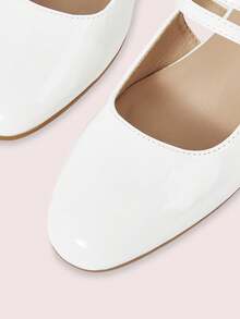 CUCCOO DOLLMOD Women's Shoes White Glossy Texture Back Lift Mary Jane Flats - White - View 7