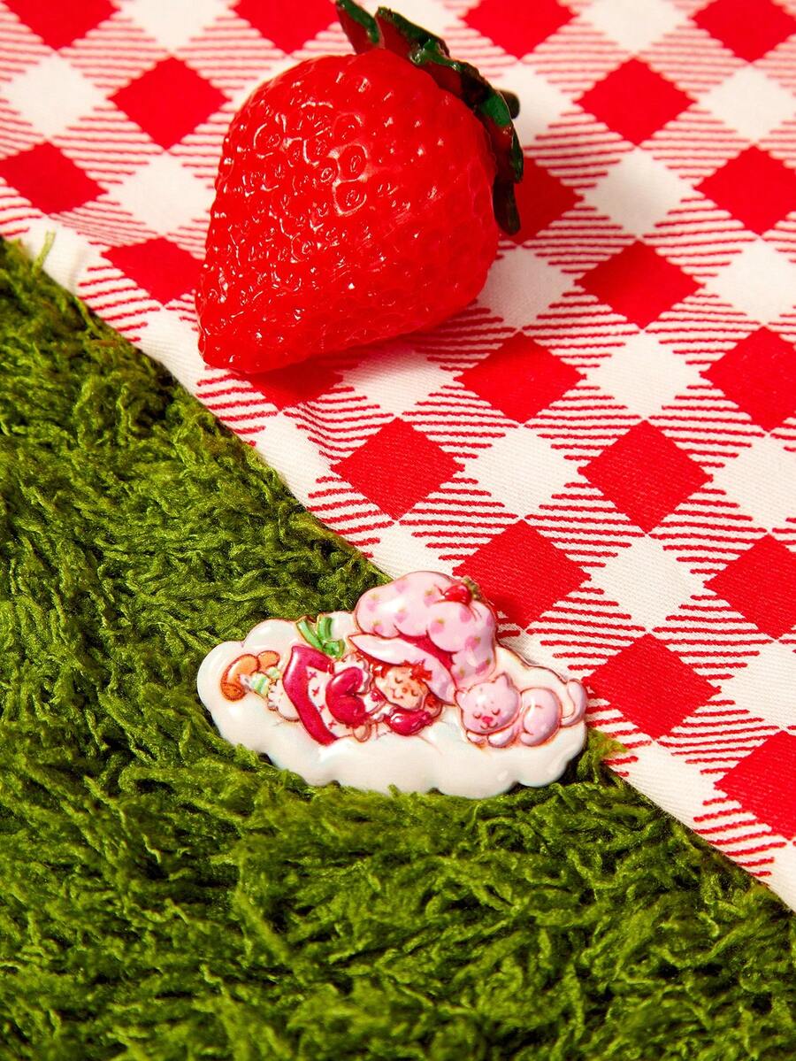 Strawberry Shortcake X SHEIN A New Creative Cartoon Pattern Printing Brooch, IP Joint Design, Lovely Personality, Simple And Generous, Can Also Be Used As Accessories, Suitable Fo - Gold - View 1