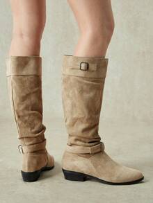 Styleloop 女款尖頭摺疊設計休閒百搭粗跟靴，適合聖誕節、感恩節、派對與新年穿著 - 8 卡其色絨面+釦子 - 查看 10