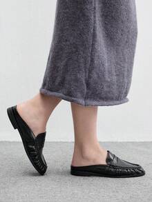 CUCCOO BIZCHIC 女款休閒百搭通勤平底鞋 - 烏黑色 - 查看 4