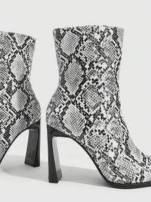 CUCCOO SZL New Small Square Toe, Middle Heel, Snake Pattern, Jindian, Thin, Commuting Atmosphere, Ankle Boots Fall Boots - Black and White - View 5