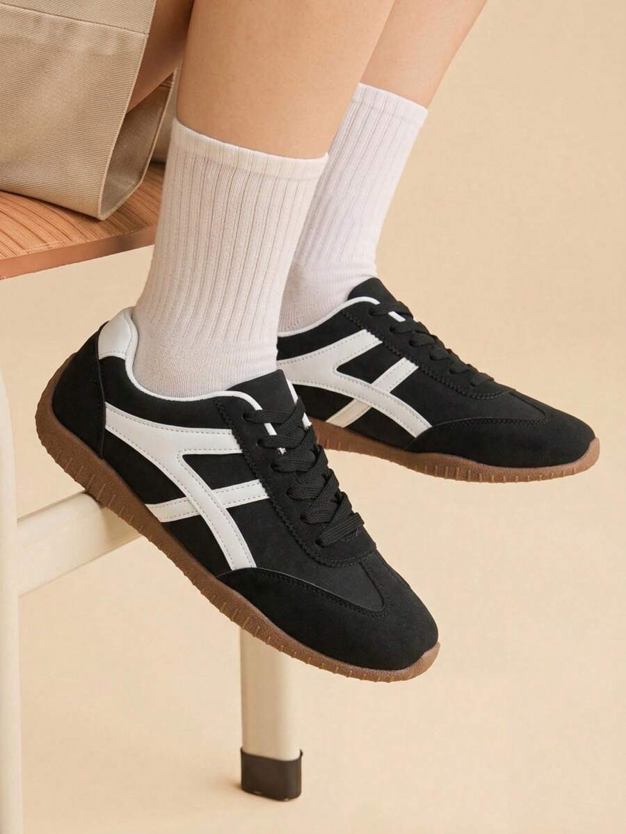 CUCCOO EASI Vintage Style Low-Top Black Suede Toe Brown Durable Sole Black & White Colorblock Casual Commute Flat Shoes - Black - - View 1