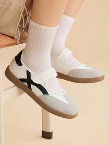 CUCCOO EASI Ladies Low Vamp Flat Shoes Comfortable Versatile Casual Shoes Fall Shoes - Black and White - View 1