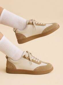 CUCCOO EASI Off-White & Khaki 女款 T-Toe 德式訓練鞋，麂皮拼接低筒運動鞋，百搭通勤休閒平底運動鞋 - 米白卡其色 - 查看 4