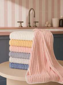 Ein Stück Korallenfleece Ultra-Weichfaser Handtuch mit nicht abfärbendem, weichem und hochabsorbierendem gestreiftem Design, geeignet für Badezimmer, Schwimmbäder und Strände; auch ideal für Schönheitssalons, Hotels und den Heimgebrauch - mit Hautpflege-Vorteilen. - Verschiedenfarbig - Übersicht 4