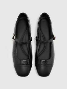 Black - Pleated Upper