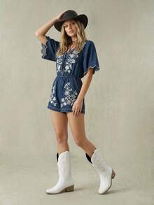 Styleloop Women's New White Embroidered V-Cut Western Boots, Bohemian Vacation Style Autumn/Winter Boots - White 0145 - View 8