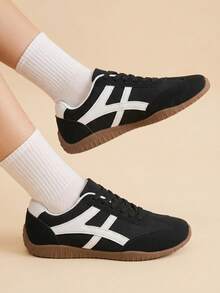 CUCCOO EASI Vintage Style Low-Top Black Suede Toe Brown Durable Sole Black & White Colorblock Casual Commute Flat Shoes - Black - - View 5