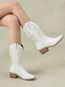 Styleloop Women's New White Embroidered V-Cut Western Boots, Bohemian Vacation Style Autumn/Winter Boots - White 0145 - View 4
