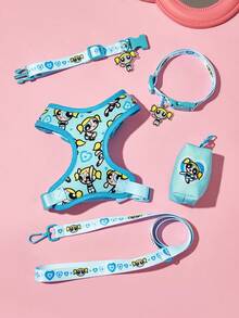 THE POWERPUFF GIRLS X SHEIN 通用卡通角色印花寵物散步四合一套裝，印花背心式胸背帶附牽繩、項圈與排泄物收納袋，適用狗與貓的戶外散步裝備，多種尺寸 - 藍色 - 查看 1