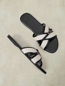 Styleloop Women's Flat Sandals Summer Open-Toed Bohemian Vacation Sandals Wear Soft-Soled Slippers - Black button. - View 6