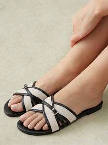 Styleloop Women's Flat Sandals Summer Open-Toed Bohemian Vacation Sandals Wear Soft-Soled Slippers - Black button. - View 5