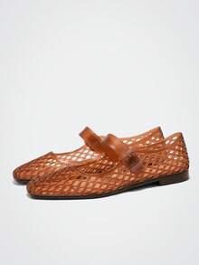 Maija Sepatu Pantai/Liburan Wanita Ujung Bulat dengan Hiasan Kristal - Coffee Brown - View 1