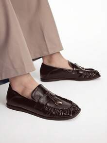 Mnmlis 棕色皮革褶皺方頭平底樂福鞋，復古套腳低跟鞋，通勤休閒百搭女鞋 - 咖啡棕 - 查看 5