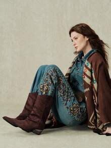 Styleloop Sepatu Boots Medium Musim Gugur/Dingin Warna Cokelat Tua Maillard Bahan Suede Lipit Berbulu Ujung Runcing Hak Tebal Gaya Vintage Lengan Longgar Western - Cokelat tua - View 2