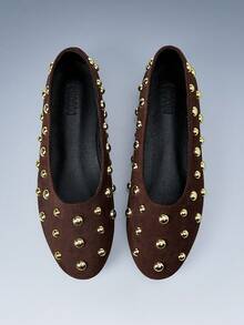 Embroidery brown