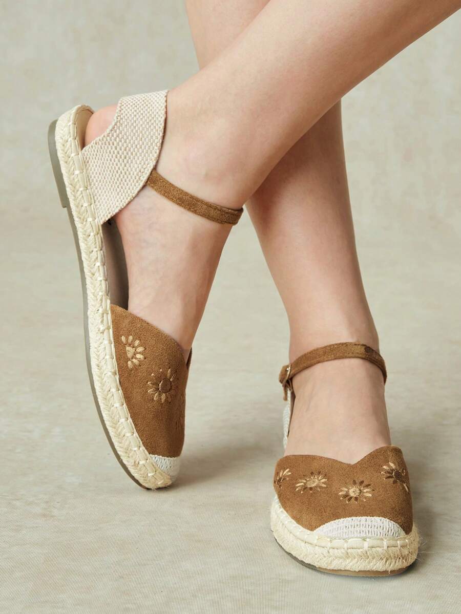 Styleloop Women's Flat Bottom Round Toe Leakage Heel Flower Embroidery Spring And Summer Beach Vacation Shoes Fall Shoes - Brown - View 1