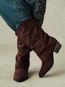 Styleloop Sepatu Boots Medium Musim Gugur/Dingin Warna Cokelat Tua Maillard Bahan Suede Lipit Berbulu Ujung Runcing Hak Tebal Gaya Vintage Lengan Longgar Western - Cokelat tua - View 4