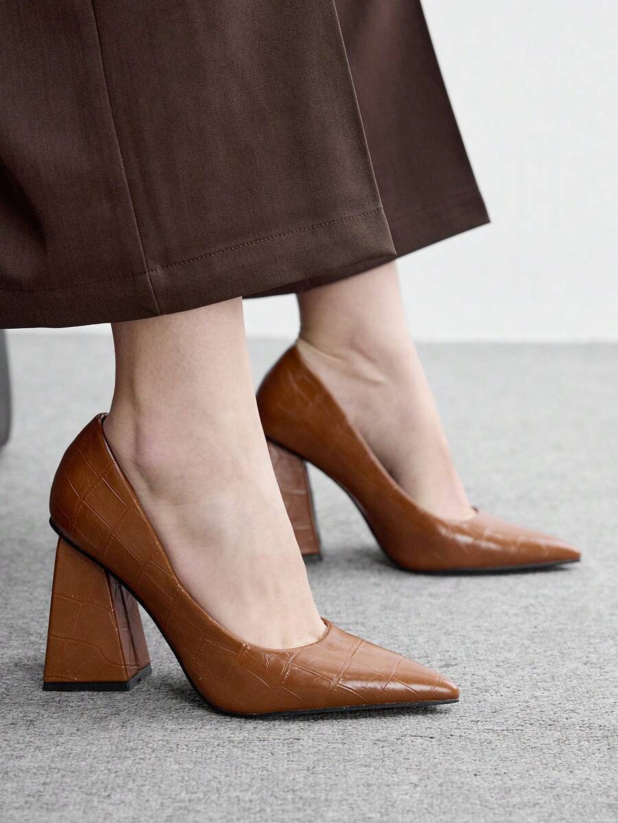 CUCCOO BIZCHIC Nuevos tacones altos elegantes y sexys con punta puntiaguda y escote bajo para mujer, zapatos de primavera para vacaciones de primavera, Pascua y Navidad - Hígado Marrón - Ver 1