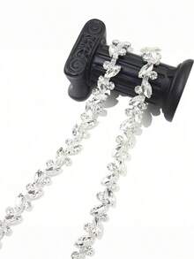 1 Yard Leaf Shaped Clear Glass Crystal Chain With Rhinestone Trim Silver Tone Sparkling Shimmering Elegant Charming Durable Versatile Multipurpose For Wedding Dress DIY Craft Sewing Home Decor Jewelry Making Gift Party Decoration Accessory Supplies - silver - View 5