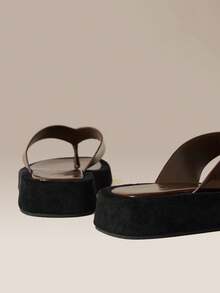 HighSole 女款夾趾露趾厚底增高涼鞋，柔軟舒適，適合海邊度假穿著 - 油皮棕 - 查看 3